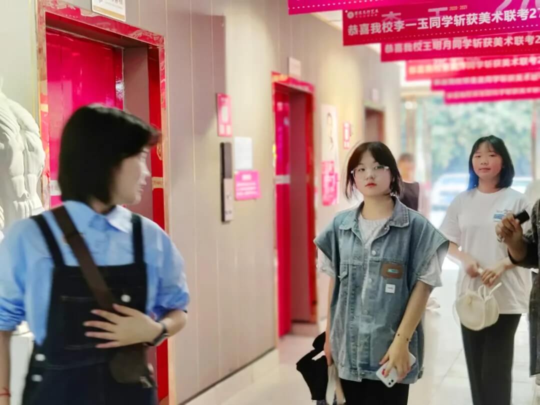 重慶畫室龍行藝術(shù)五一游學(xué)寵粉季，你想了解的全在這！圖三