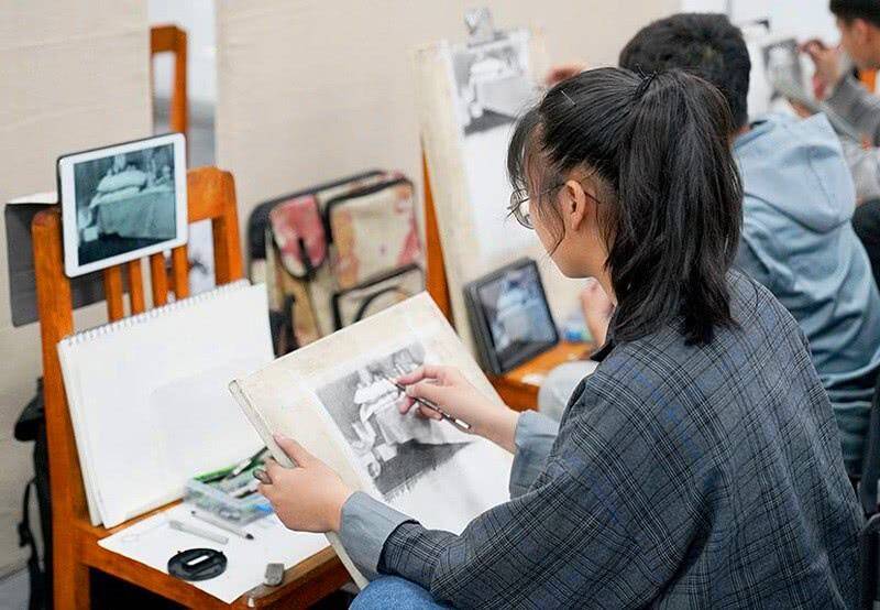 看重慶美術(shù)培訓(xùn)畫(huà)室美術(shù)生收到錄取通知書(shū)都是什么心情？