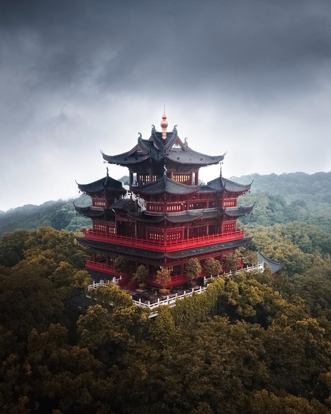 重慶美術(shù)培訓(xùn)：90后英國(guó)小伙拍出了水墨畫的中國(guó)，意外刷屏網(wǎng)絡(luò)！