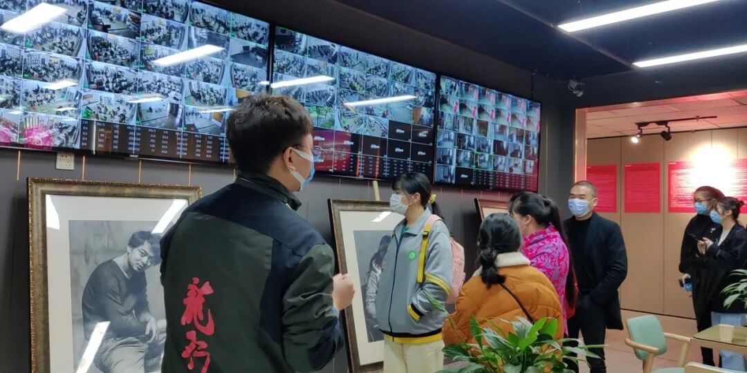 熱烈歡迎四川省藝術(shù)生前來龍行藝術(shù)考察參觀！