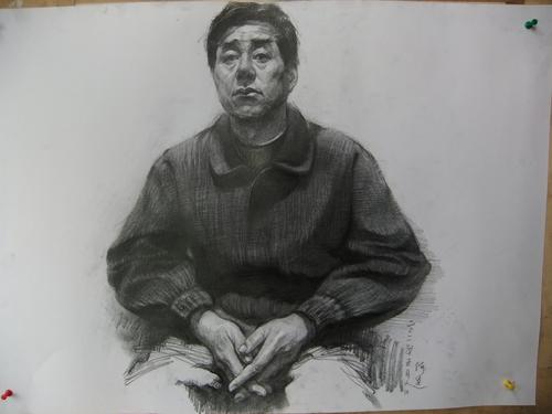 重慶美術(shù)集訓(xùn)畫室：美術(shù)生知道素描半身像帶手，如何才能拿高分？